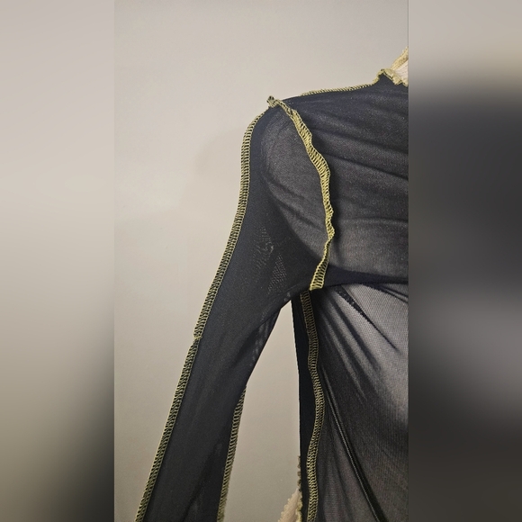 BLUE BLUSH fitted mesh long sleeve mock neck sweater trim top. Size small NWT - Picture 9 of 16